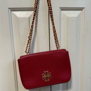 Shoulder bag it could be a crossbody bag too